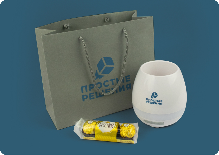 Мерч для киентов на 8 марта от компании Простые решения